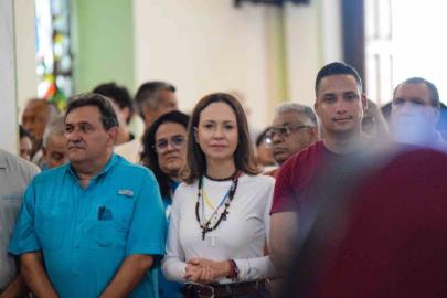 Venezuelalı muhalif lider Maria Corina Machado yaklaşık 1 yıl sonra ülkesine döndü