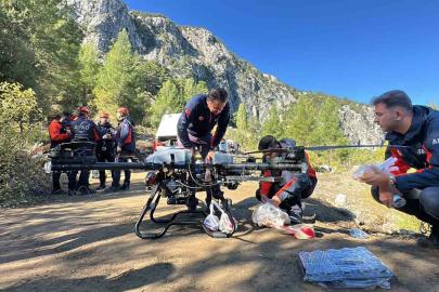 Yazılı Kanyon’da mahsur kalanlar için dev milli dron ile erzak gönderiliyor