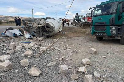 Yozgat’ta devrilen mikser metrelerce sürüklendi