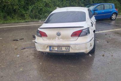 Zonguldak’ta otomobil bariyerlere çarptı: Sürücü yaralandı