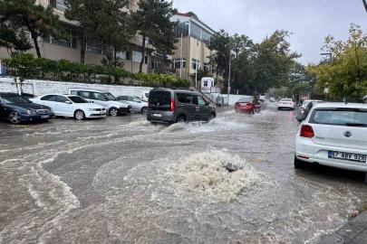 Zonguldak’ta sağanak nedeniyle yollar göle döndü, motokuryelerin trafiğe çıkışı yasaklandı