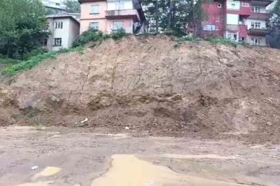 Zonguldak’ta yağışın ardından istinat duvarı çöktü