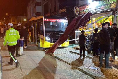 Bursa’da freni boşalan minibüs dehşet saçtı